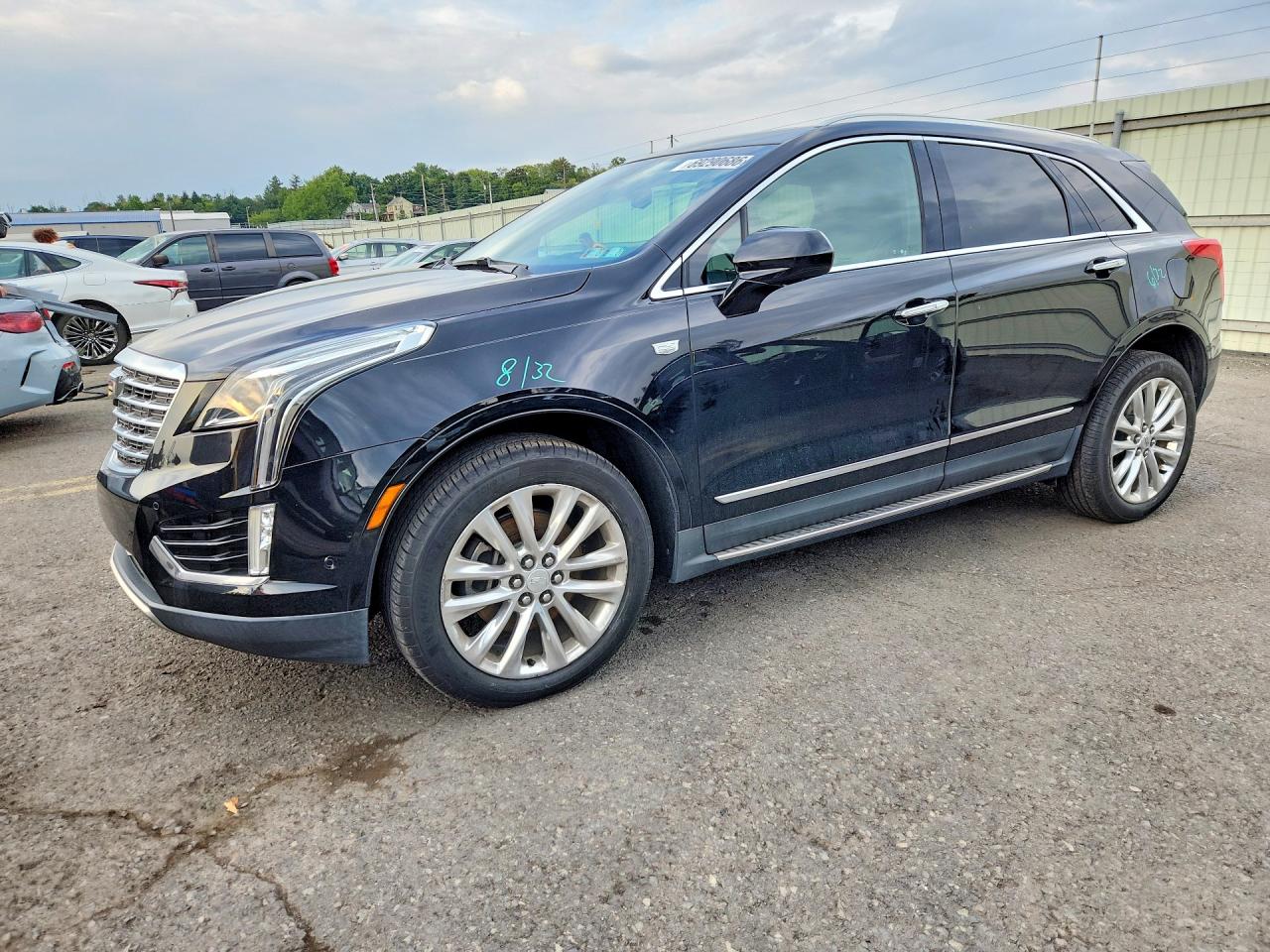 2019 CADILLAC XT5 — Front 3/4