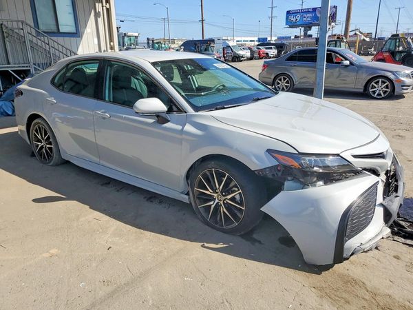 2022 TOYOTA CAMRY SE — Passenger 3/4