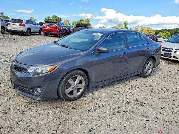 2013 TOYOTA CAMRY — Front 3/4