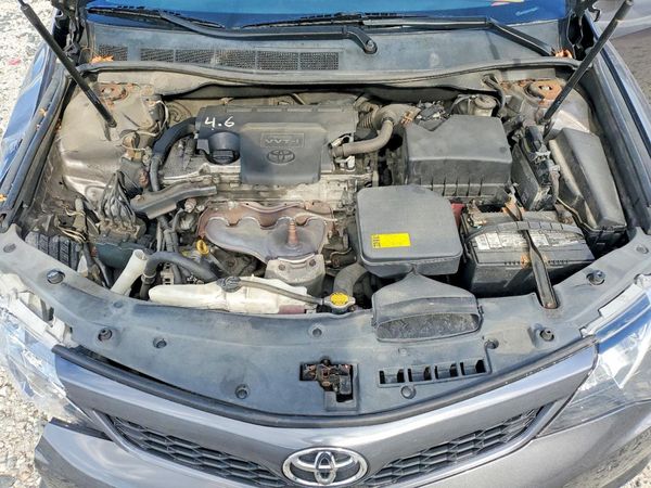 2013 TOYOTA CAMRY — Engine bay