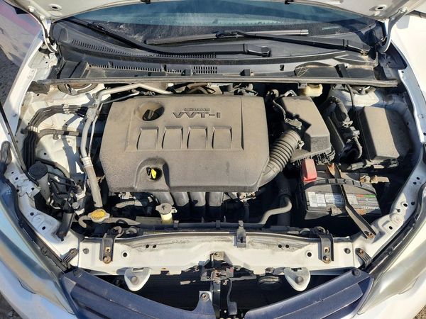 2016 TOYOTA COROLLA L/LE — Engine bay