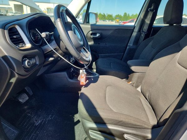 2017 JEEP RENEGADE — DENT