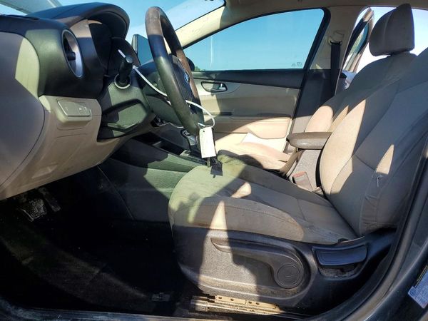 2021 KIA FORTE — DENT