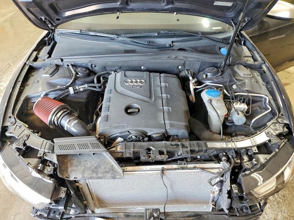 2015 AUDI A5 — Engine bay