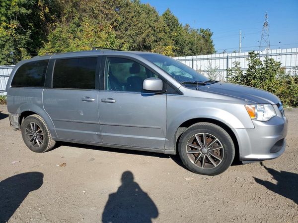 2017 DODGE GRAND CARAVAN SE, SXT, Express — Passenger 3/4