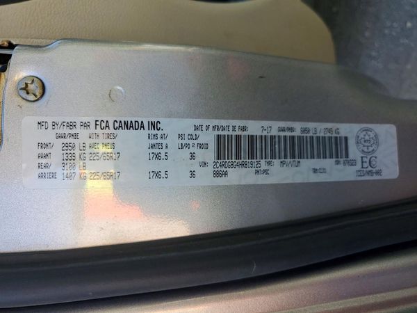 2017 DODGE GRAND CARAVAN SE, SXT, Express — VINS