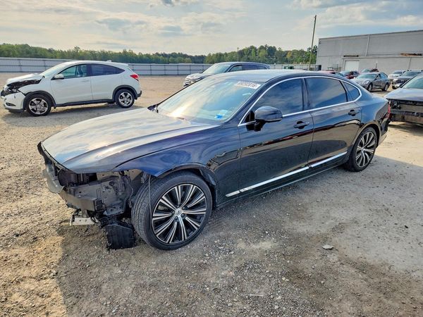 2023 VOLVO S90 — Front 3/4