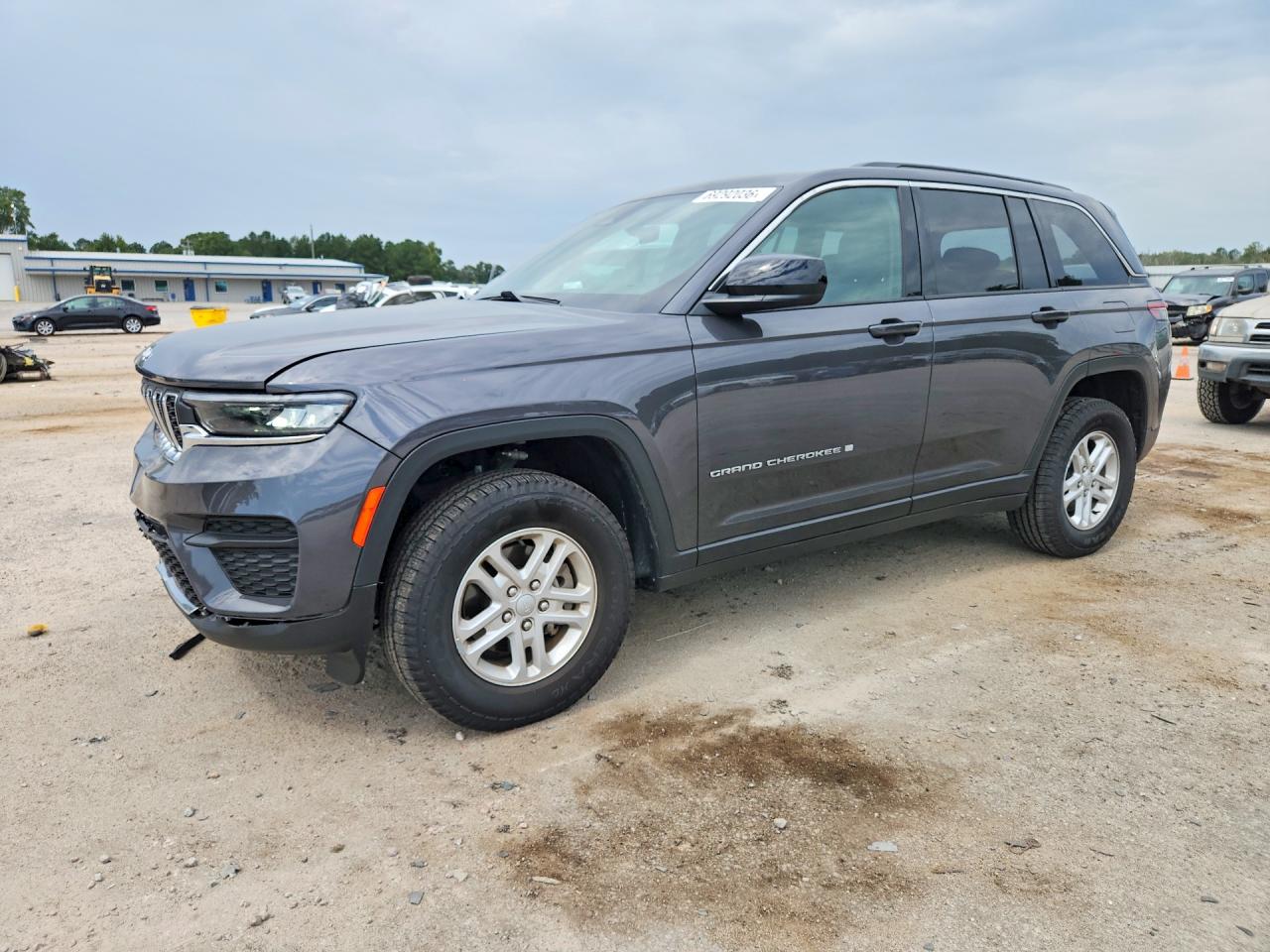 2025 JEEP GRAND CHEROKEE — Front 3/4