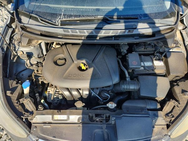 2013 HYUNDAI ELANTRA — Engine bay