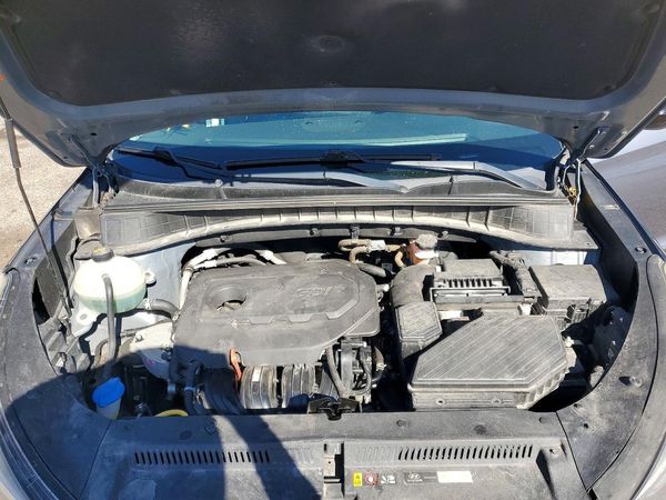 2019 HYUNDAI TUCSON — Engine bay