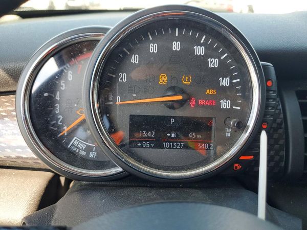 2015 MINI COOPER — Front 3/4