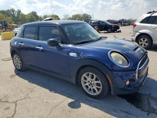 2015 MINI COOPER — Passenger 3/4