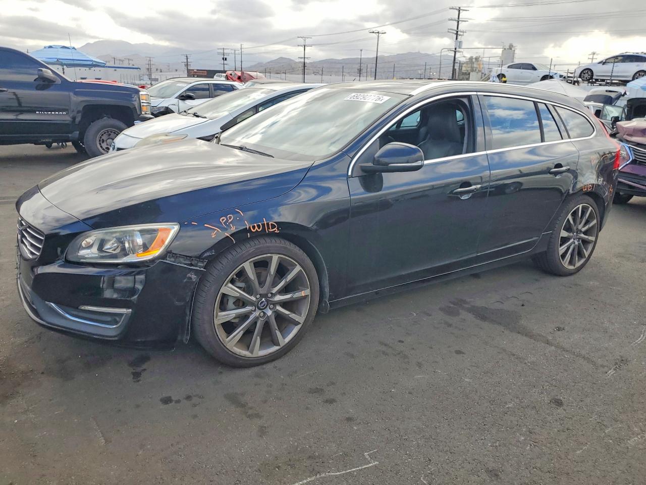 2015 VOLVO V60 Premier (non R design)