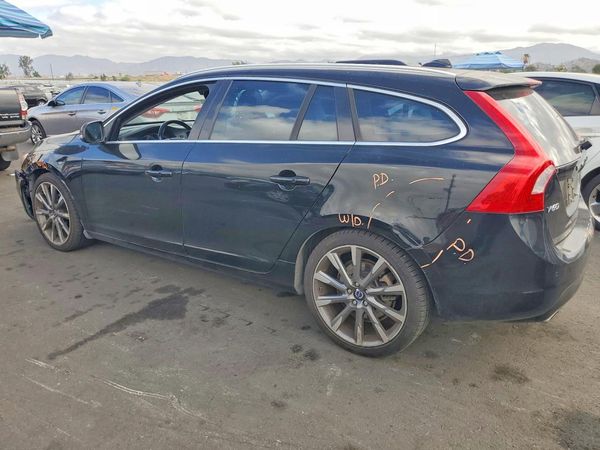 2015 VOLVO V60 Premier (non R design)