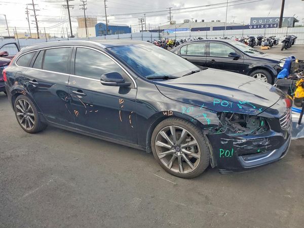 2015 VOLVO V60 Premier (non R design)
