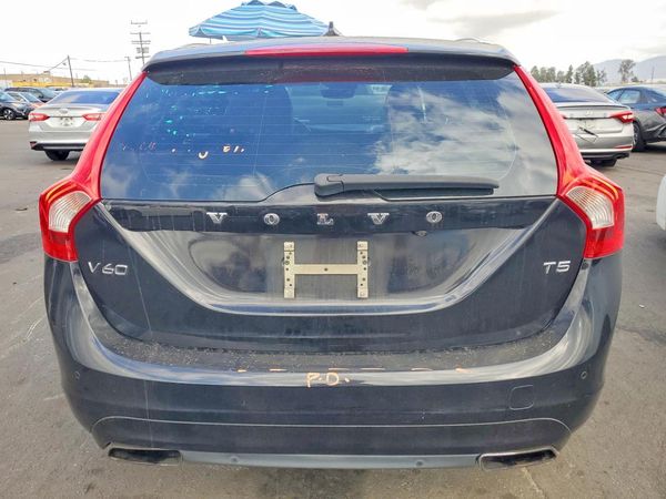 2015 VOLVO V60 Premier (non R design)
