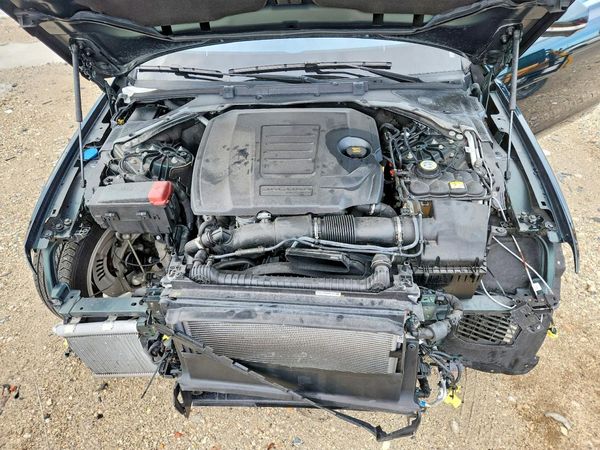 2021 JAGUAR XF R-Dynamic SE — Engine bay