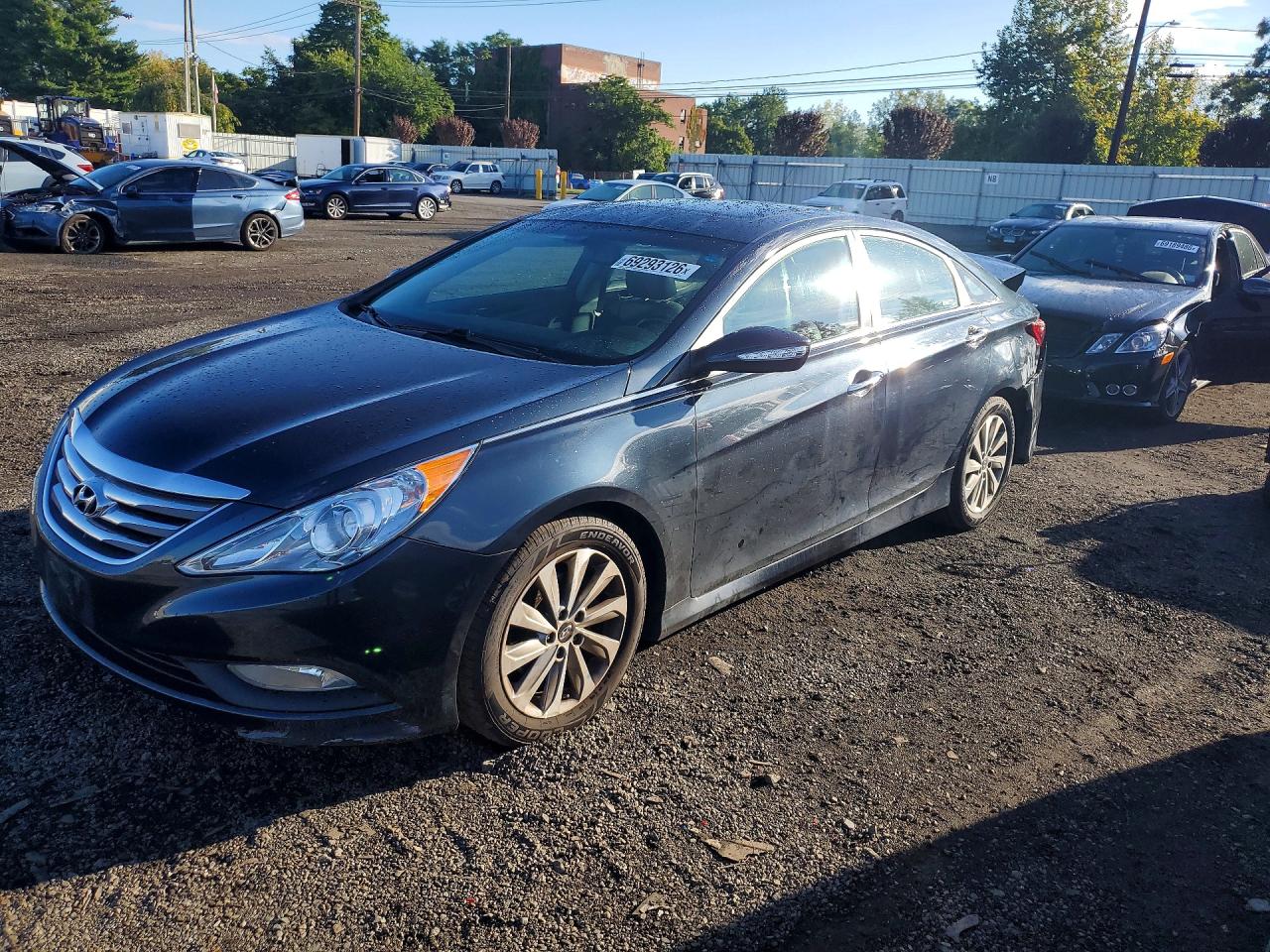 2014 HYUNDAI SONATA — Front 3/4
