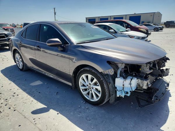 2024 TOYOTA CAMRY — Passenger 3/4