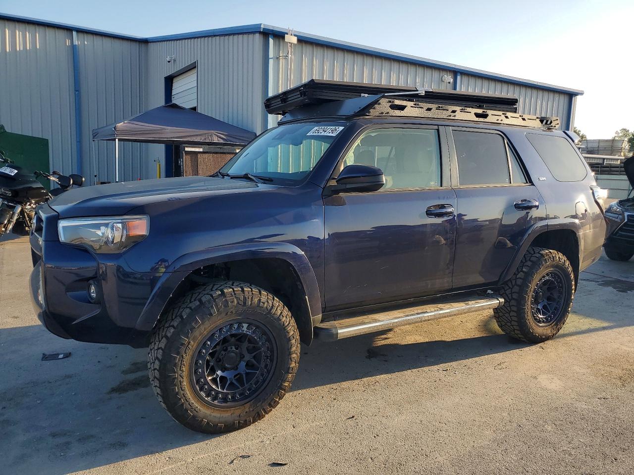 2021 TOYOTA 4RUNNER — Front 3/4
