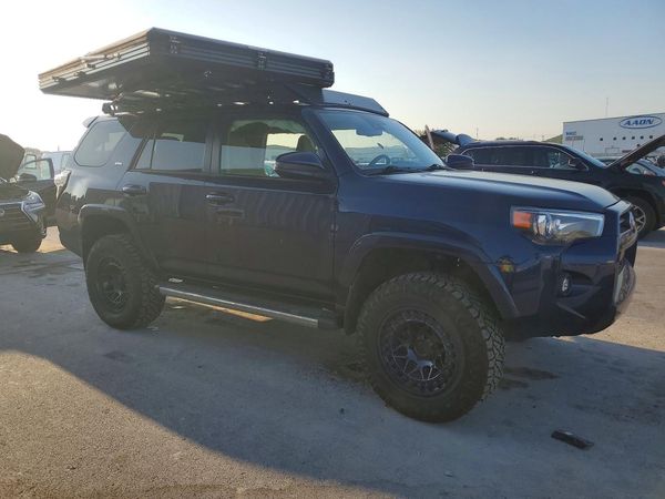 2021 TOYOTA 4RUNNER — Passenger 3/4