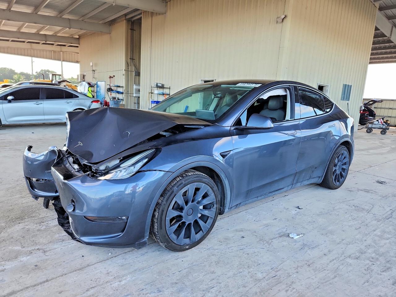 2021 TESLA MODEL Y — Front 3/4