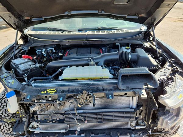 2026 FORD F150 Raptor — Engine bay