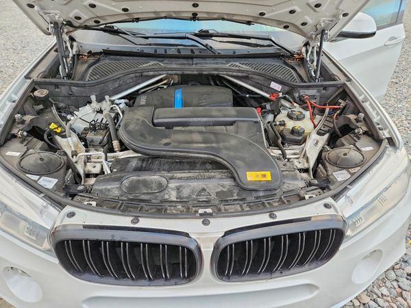 2018 BMW X5 — Engine bay