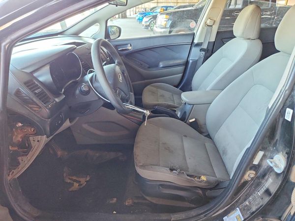 2014 KIA FORTE — DENT