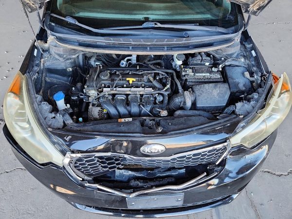 2014 KIA FORTE — Engine bay