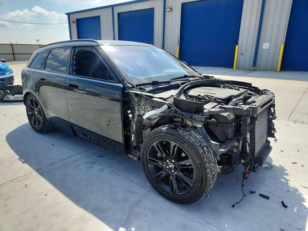 2018 LAND ROVER RANGE ROVER VELAR R-Dynamic SE — Passenger 3/4