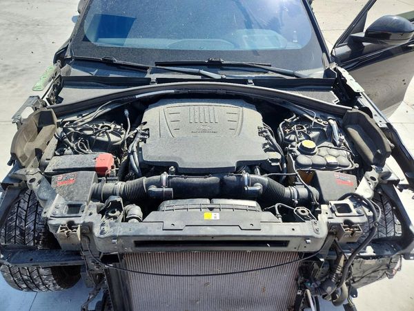 2018 LAND ROVER RANGE ROVER VELAR R-Dynamic SE — Engine bay
