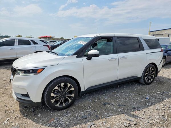 2023 KIA CARNIVAL — Front 3/4
