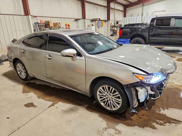 2015 LEXUS ES 350 — Passenger 3/4