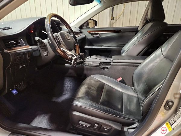 2015 LEXUS ES 350 — DENT