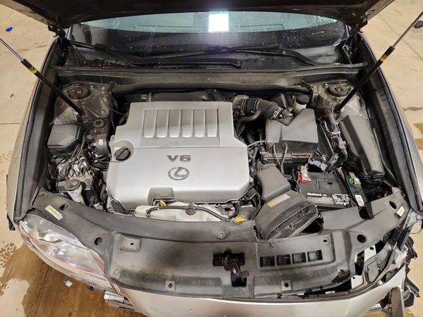2015 LEXUS ES 350 — Engine bay