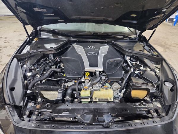 2018 INFINITI Q50 — Engine bay