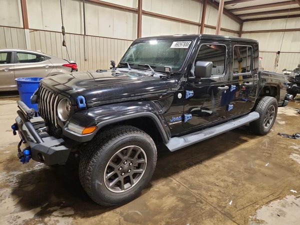 2020 JEEP GLADIATOR — Front 3/4