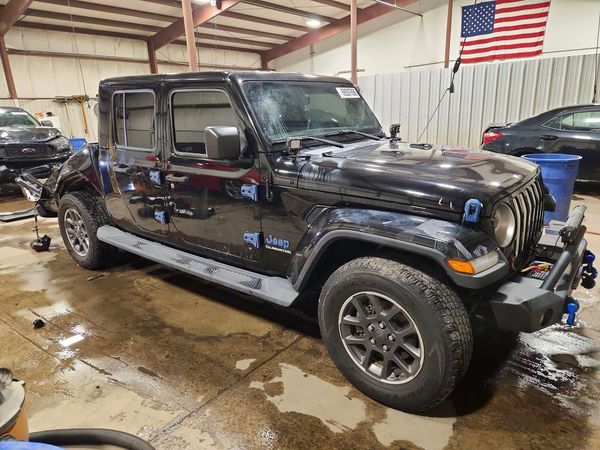 2020 JEEP GLADIATOR — Passenger 3/4