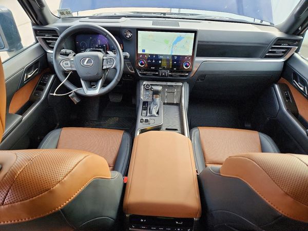 2025 LEXUS GX 550