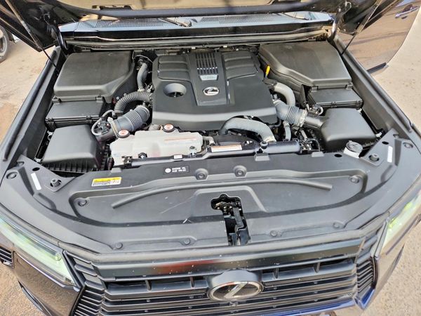 2025 LEXUS GX 550