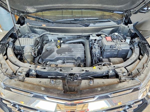 2025 CHEVROLET EQUINOX 1LT — Engine bay