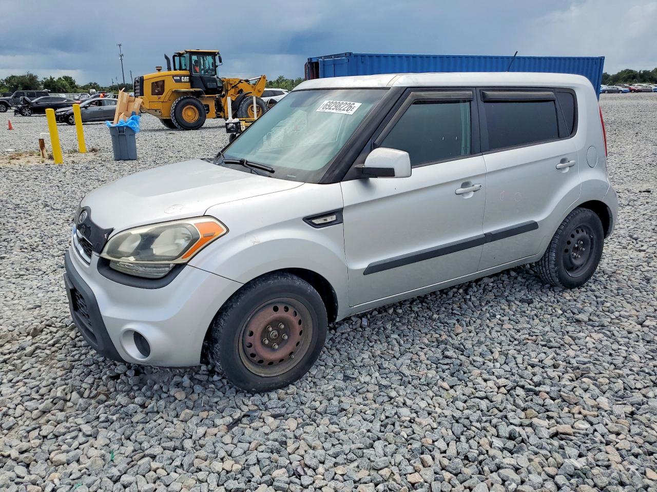 2012 KIA SOUL GL — Front 3/4
