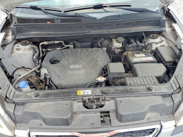 2012 KIA SOUL GL — Engine bay