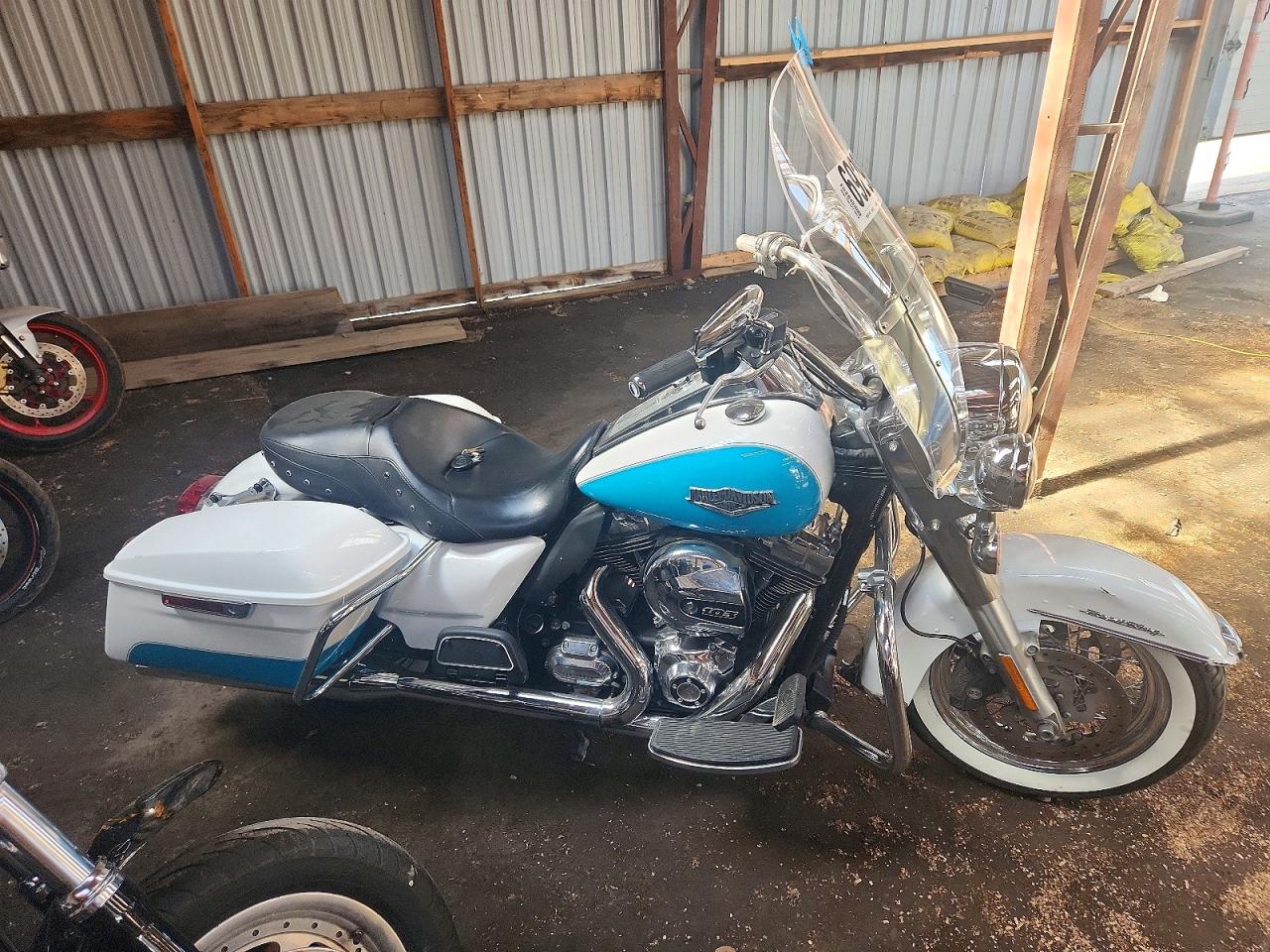 2016 HARLEY-DAVIDSON FL — RSDT