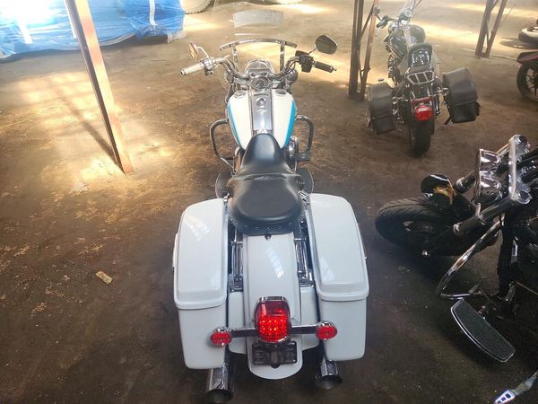 2016 HARLEY-DAVIDSON FL — DIRR