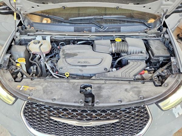 2025 CHRYSLER PACIFICA Select — Engine bay