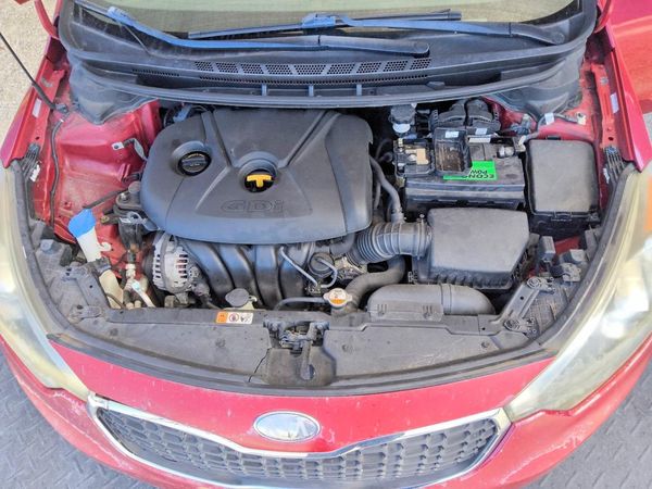 2014 KIA FORTE — Engine bay