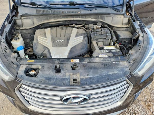 2017 HYUNDAI SANTA FE GI — Engine bay