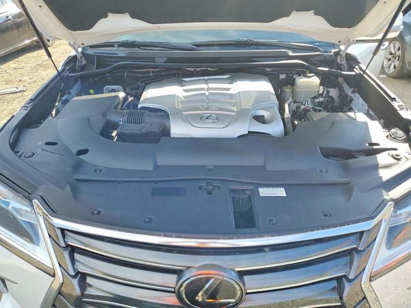 2018 LEXUS LX — Engine bay